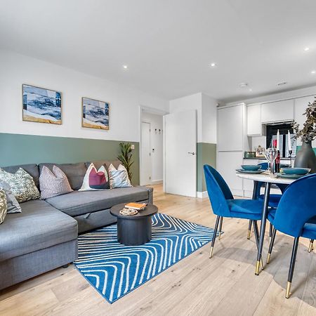 1 Bedroom Ocean Village Luxurious, Stylish & Cosy Apartment, Central Location In Southampton, Sleeps 4 - Summer Special Offer! - By Blue Puffin Stays Exterior photo