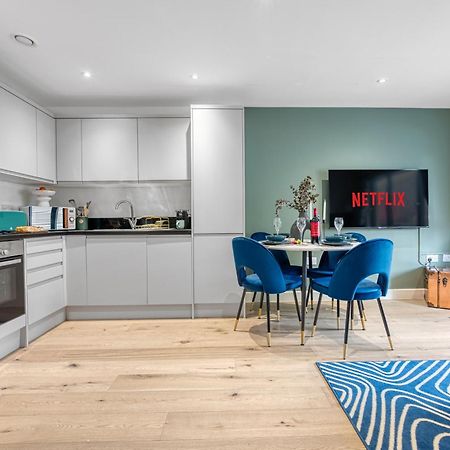 1 Bedroom Ocean Village Luxurious, Stylish & Cosy Apartment, Central Location In Southampton, Sleeps 4 - Summer Special Offer! - By Blue Puffin Stays Exterior photo