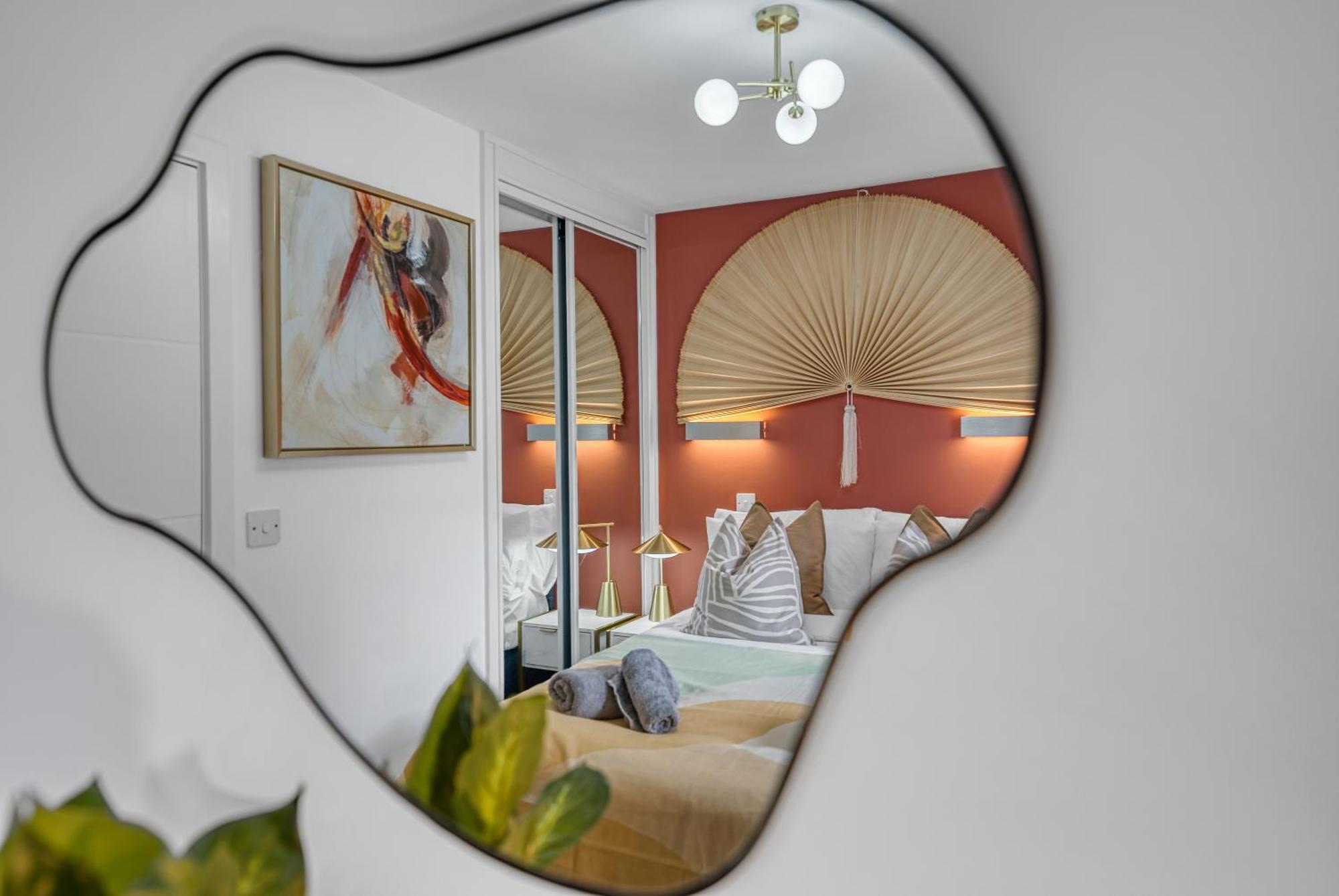 1 Bedroom Ocean Village Luxurious, Stylish & Cosy Apartment, Central Location In Southampton, Sleeps 4 - Summer Special Offer! - By Blue Puffin Stays Exterior photo